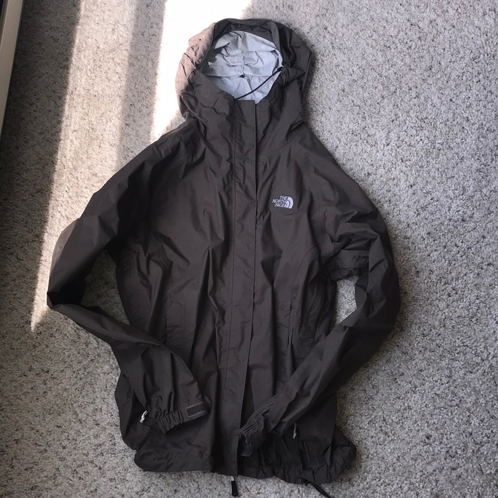Lightly worn NorthFace wind breaker/rain jacket